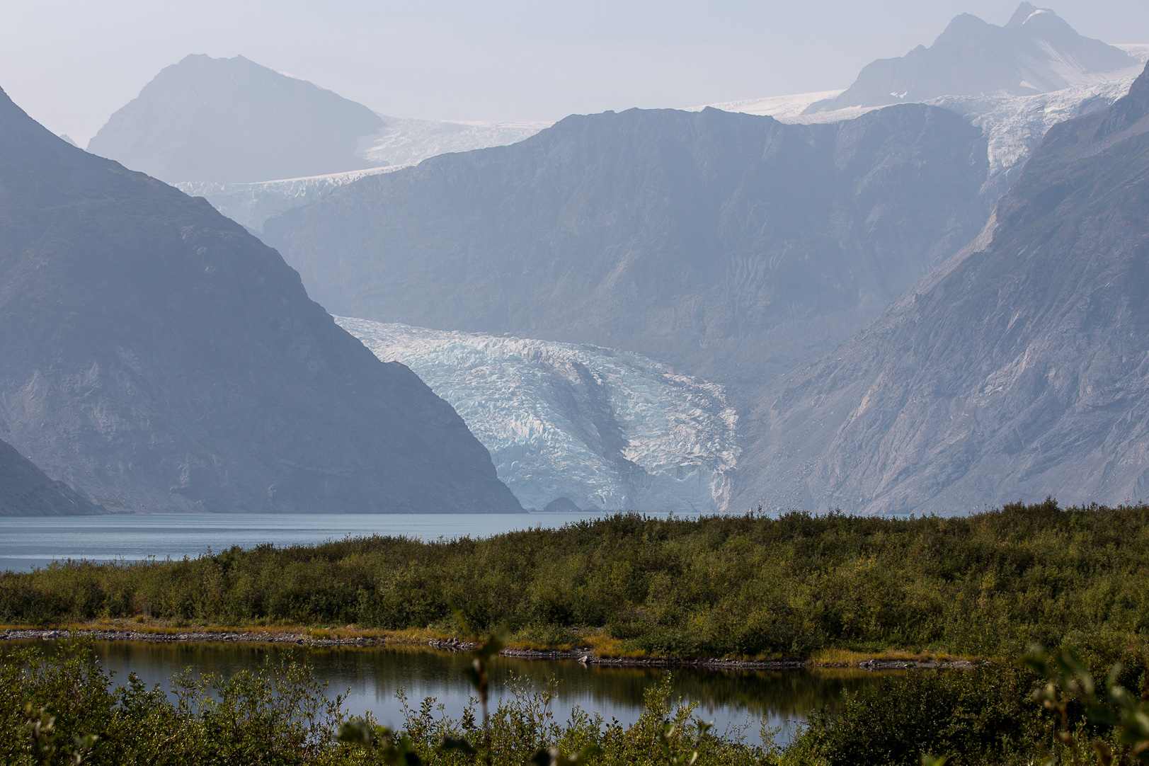 Upper lagoon som ligger i anknytning till Pedersen glacier. Denna glaciär drar sig snabbt tillbaka och om 10 år så tror de att den är borta.
